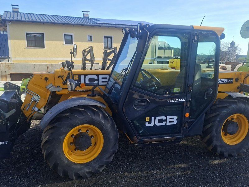 JCB 525-60 AGRI PLUS