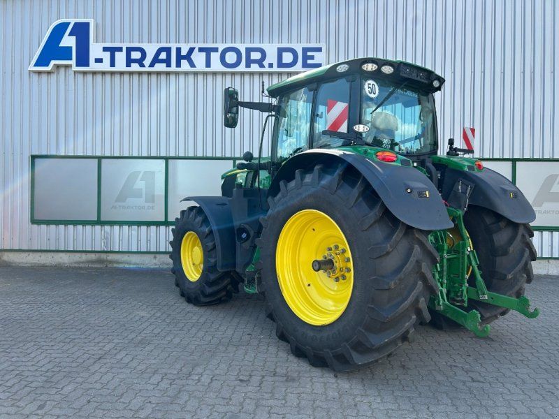 John Deere 6R 215