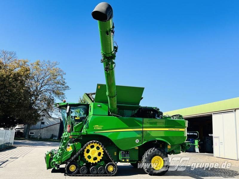 John Deere S790