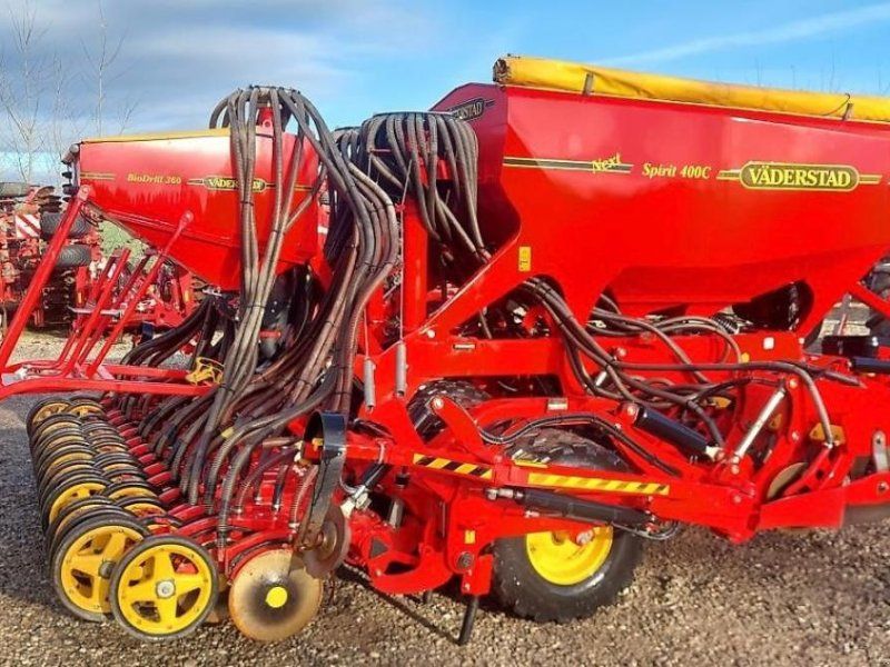 Väderstad Spirit 400 C mit BioDrill