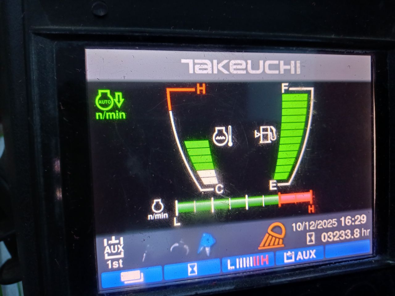 Takeuchi TB230 | bj 2019 | 3250uur | 3 bakken