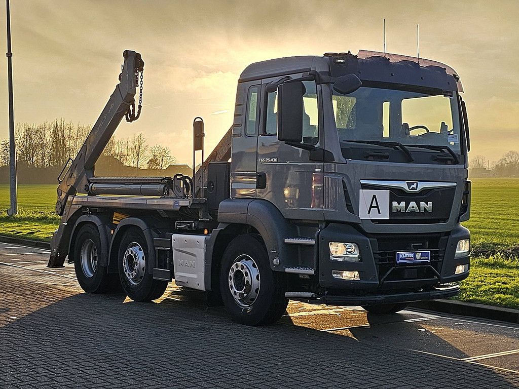 M.A.N. 26.430 TGS 6x2/4 meiller ak16t
