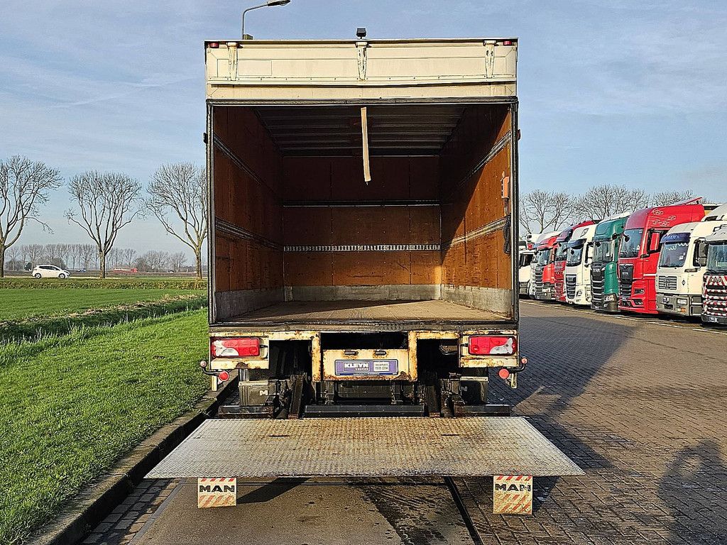 M.A.N. 18.240 TGM airco taillift