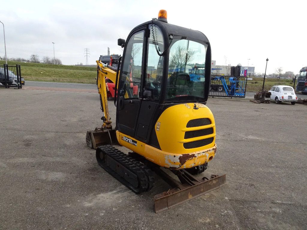 JCB 8018
