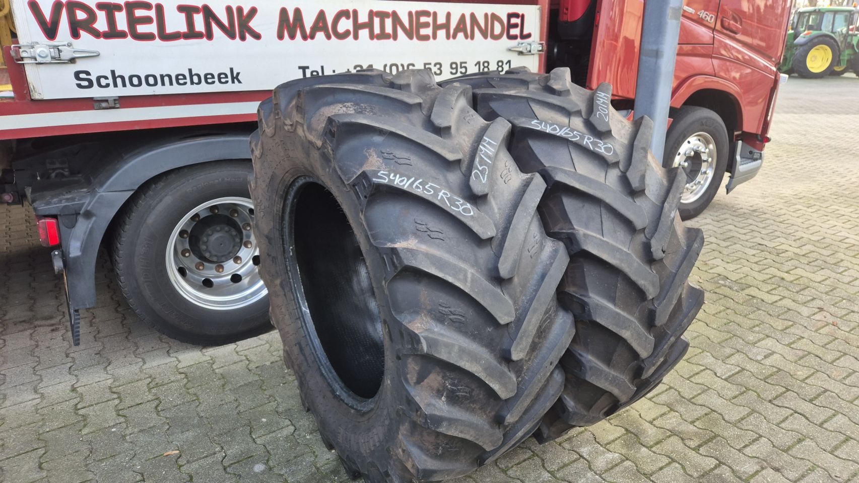 540/65R30 Trelleborg TM800 en Alliance Agristar 365