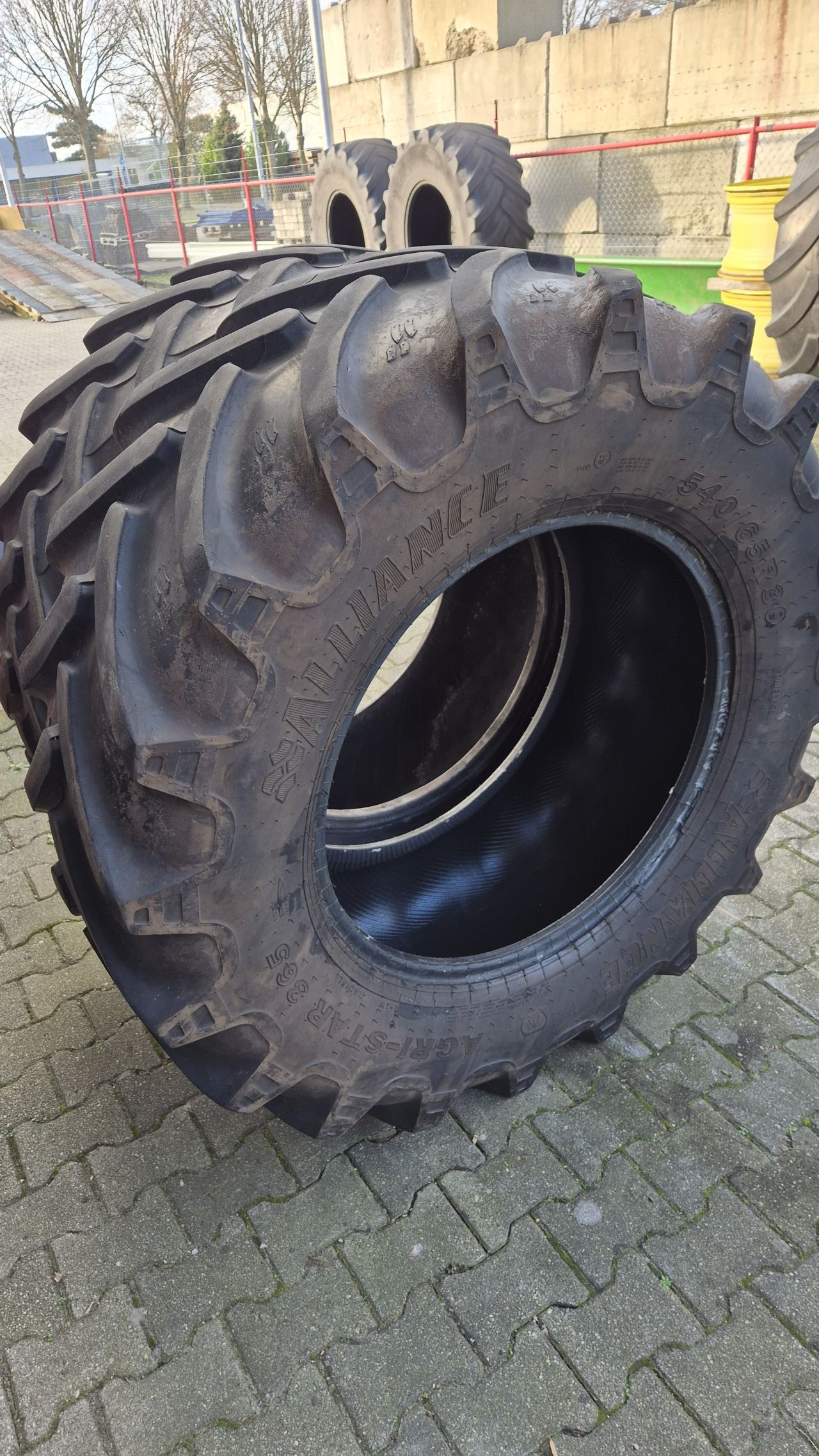 540/65R30 Trelleborg TM800 en Alliance Agristar 365