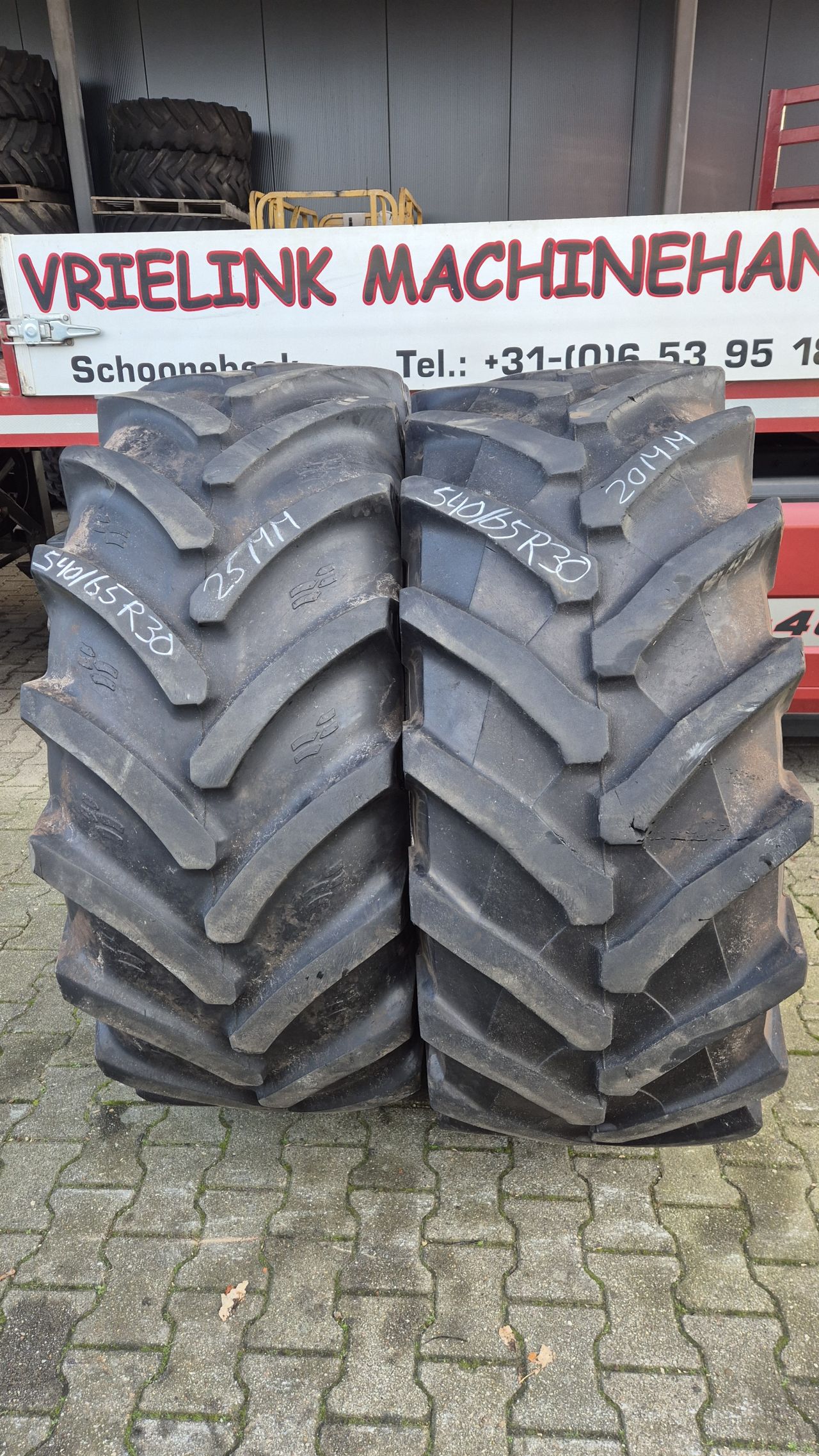 540/65R30 Trelleborg TM800 en Alliance Agristar 365