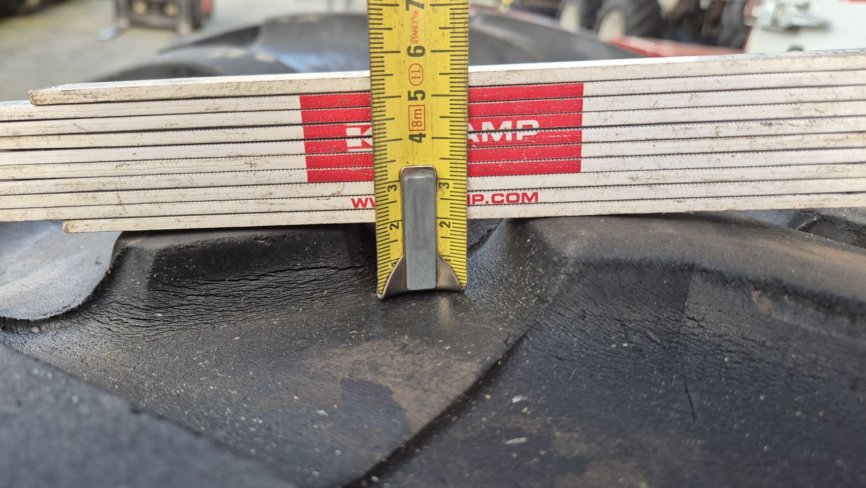 540/65R30 Trelleborg TM800 en Alliance Agristar 365