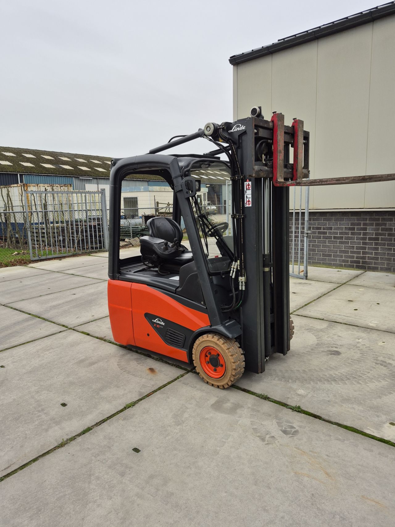 Linde E16C-02 triplex sideshift bj 2016 5521 uur