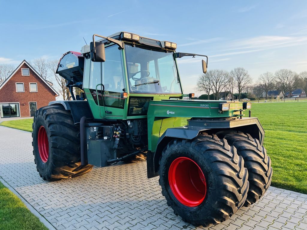 Fendt Xylon 524 3 wieler / zaaicombinatie
