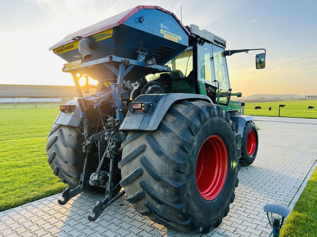 Fendt Xylon 524 3 wieler / zaaicombinatie