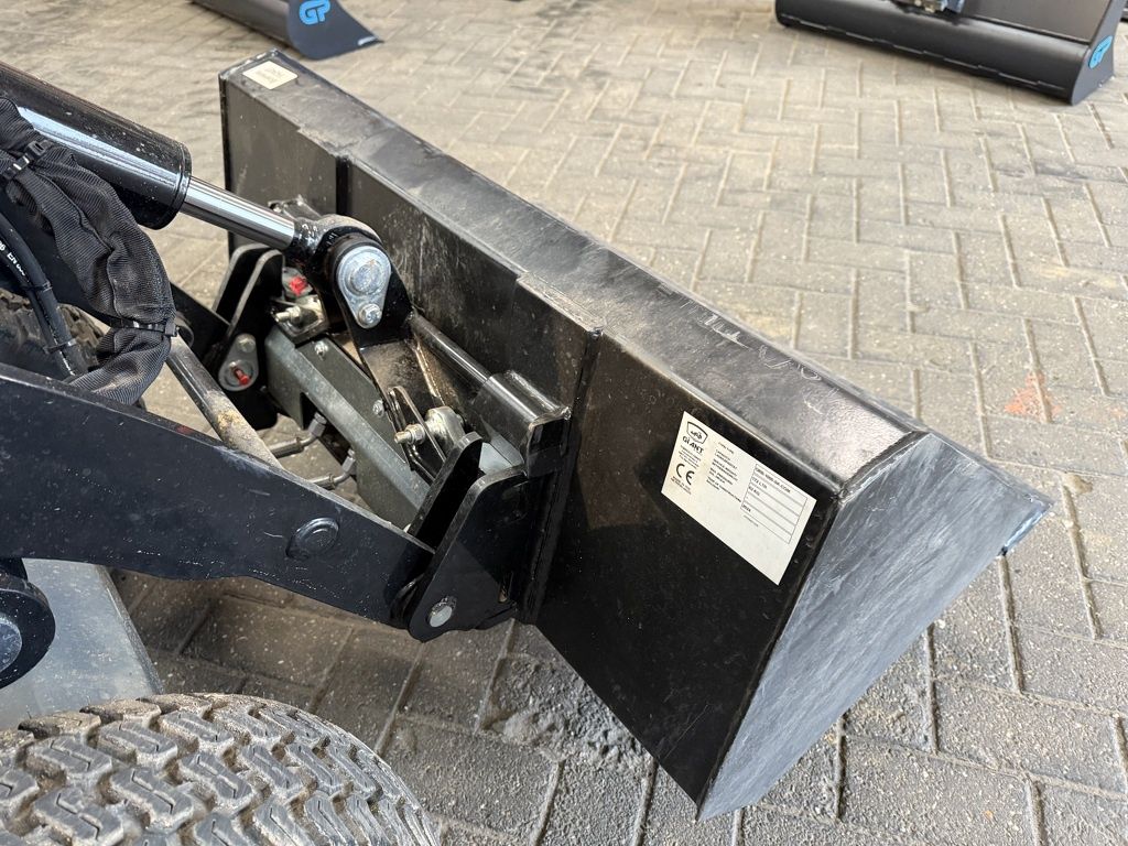 Giant GS900 SKID schranklader DEMO 2024 10 uur