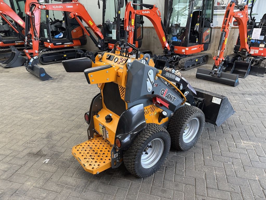 Giant GS900 SKID schranklader DEMO 2024 10 uur