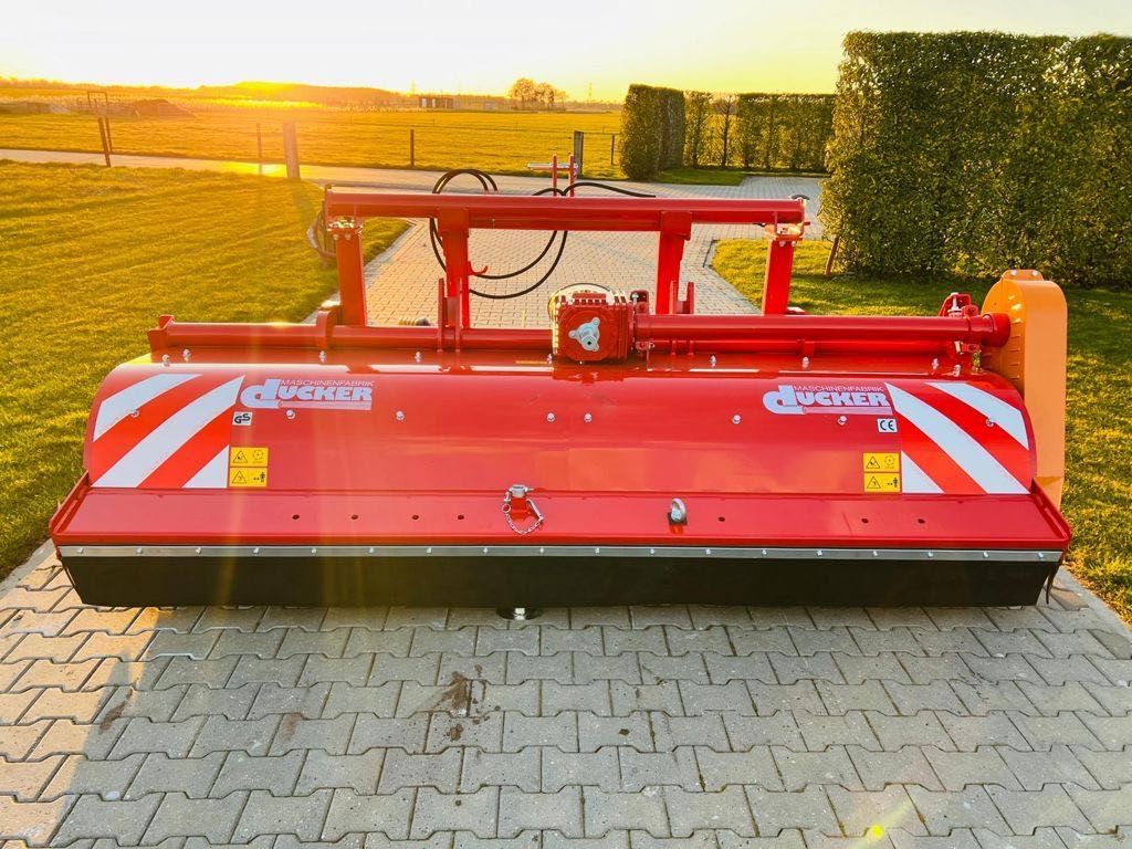 Ducker UM 30 FRONTKLEPELMAAIER