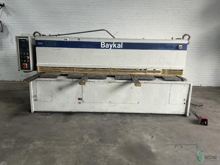 Sheet shears Baykal HGL 3108 1995