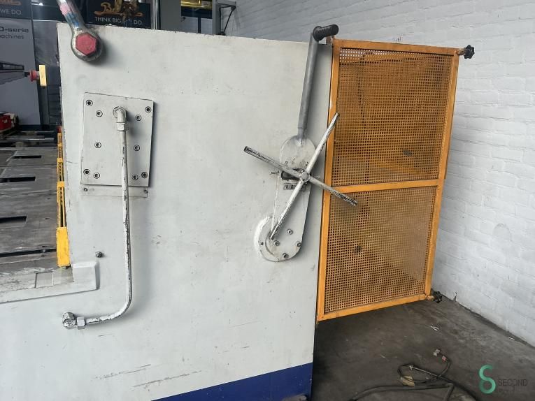 Sheet shears Baykal HGL 3108 1995