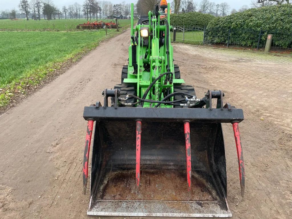 Giant 262 S Shovel Loader