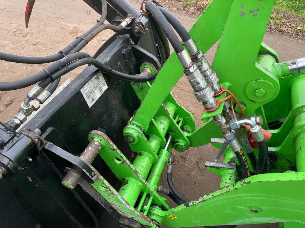 Giant 262 S Shovel Loader