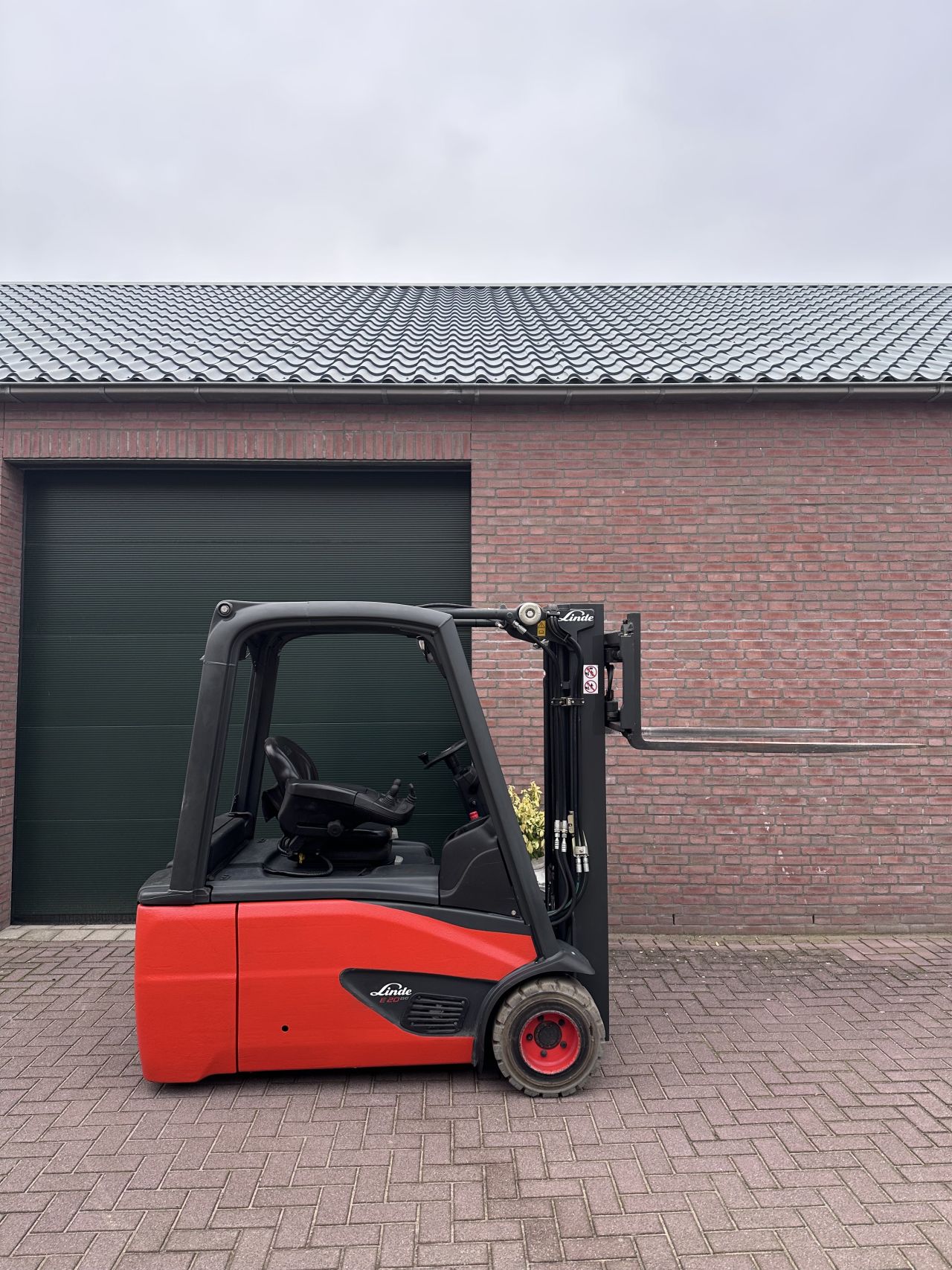 Linde E20L-02 2000kg triplo 4000uur elektrische heftruck
