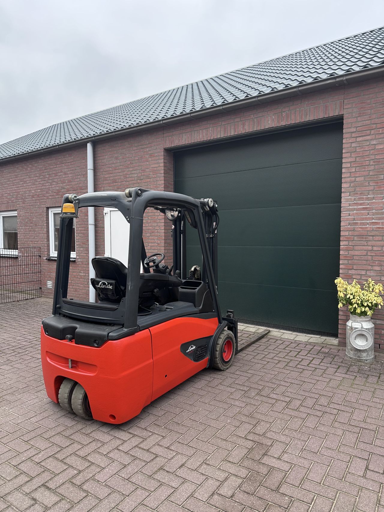 Linde E20L-02 2000kg triplo 4000uur elektrische heftruck
