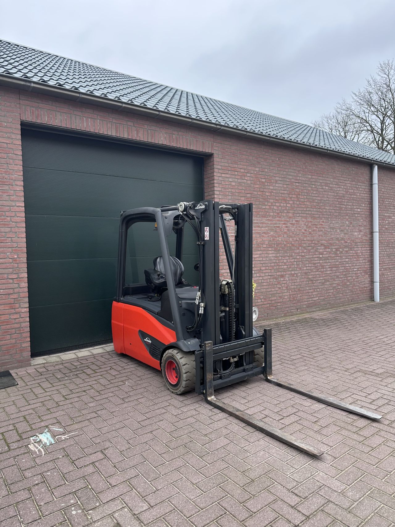 Linde E20L-02 2000kg triplo 4000uur elektrische heftruck