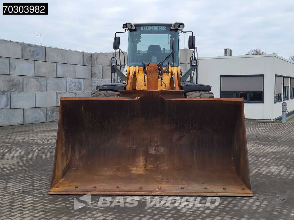 Liebherr L576