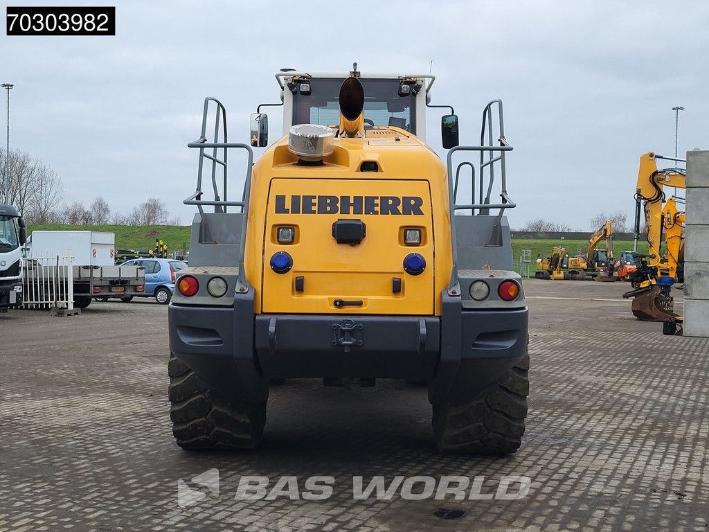 Liebherr L576