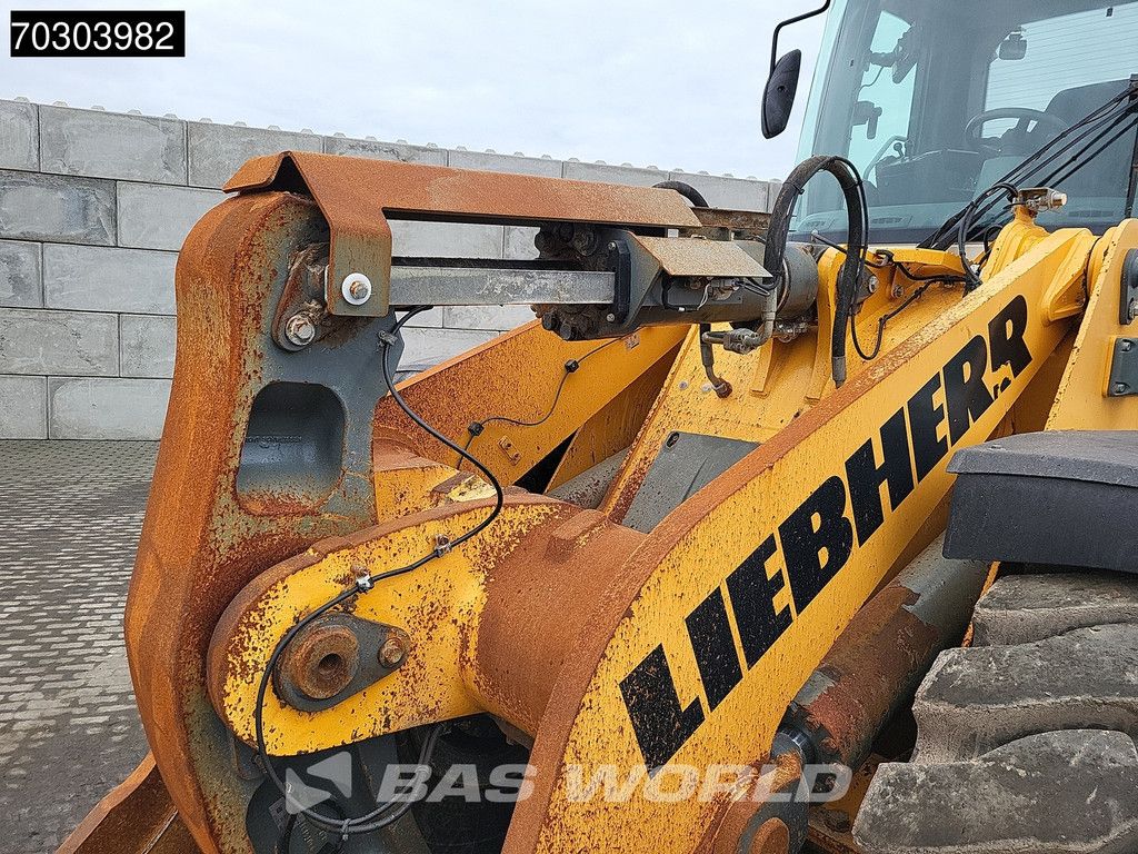 Liebherr L576