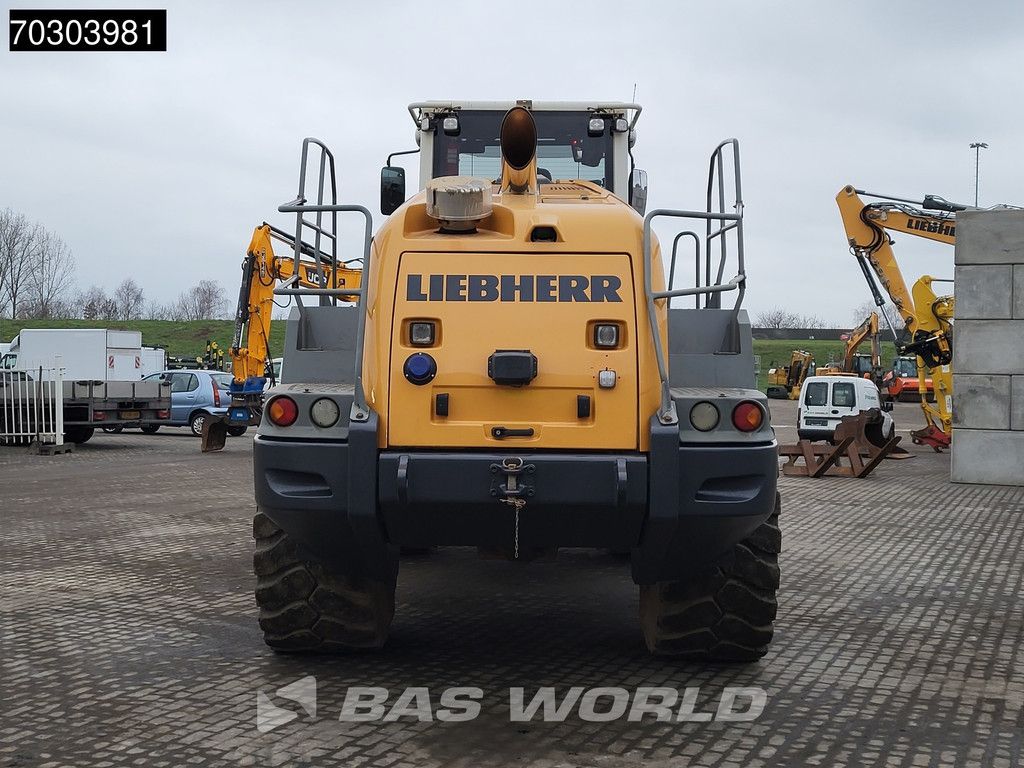 Liebherr L576