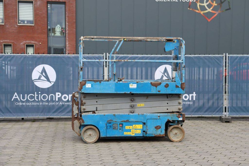 Scissor lift Genie GS-2646 Electric 9.92m 2013