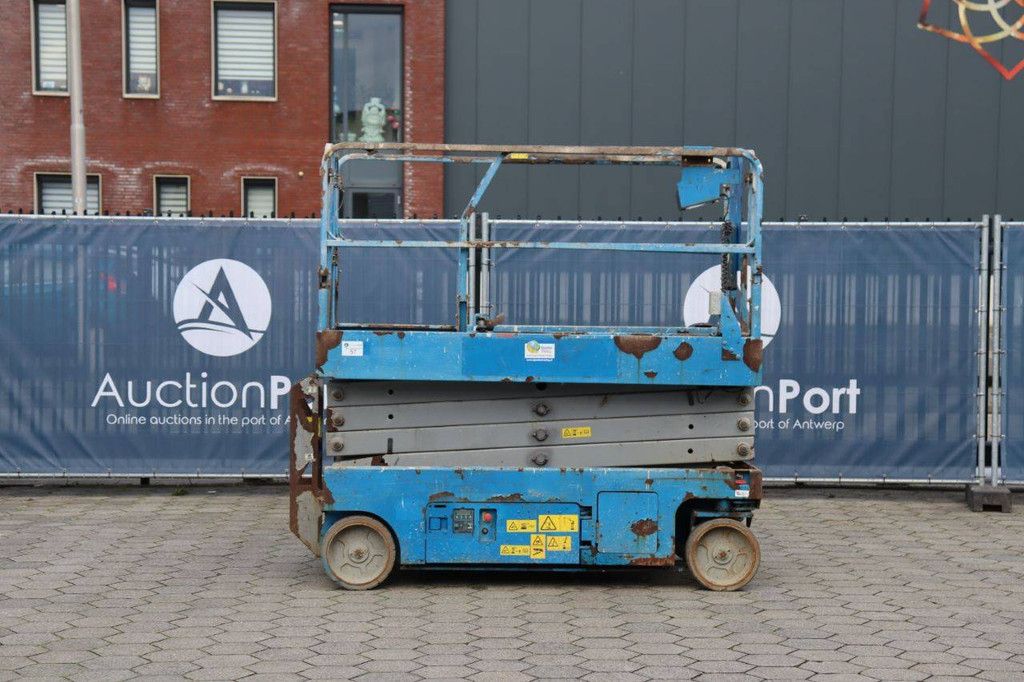 Scissor lift Genie GS-2646 Electric 9.92m 2013