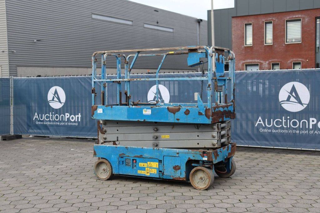 Scissor lift Genie GS-2646 Electric 9.92m 2013
