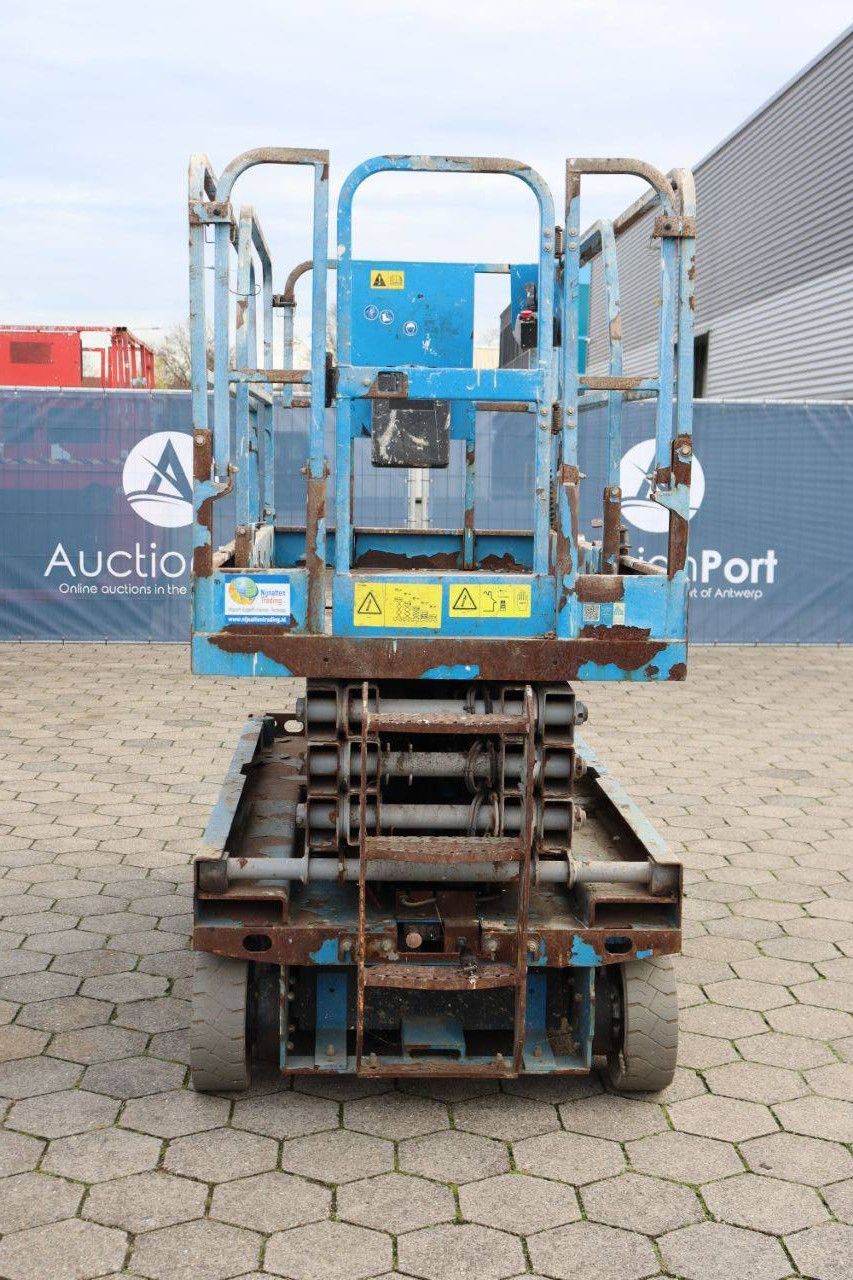 Scissor lift Genie GS-2646 Electric 9.92m 2013