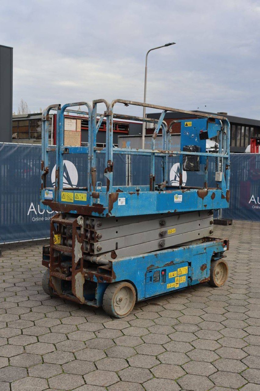 Scissor lift Genie GS-2646 Electric 9.92m 2013