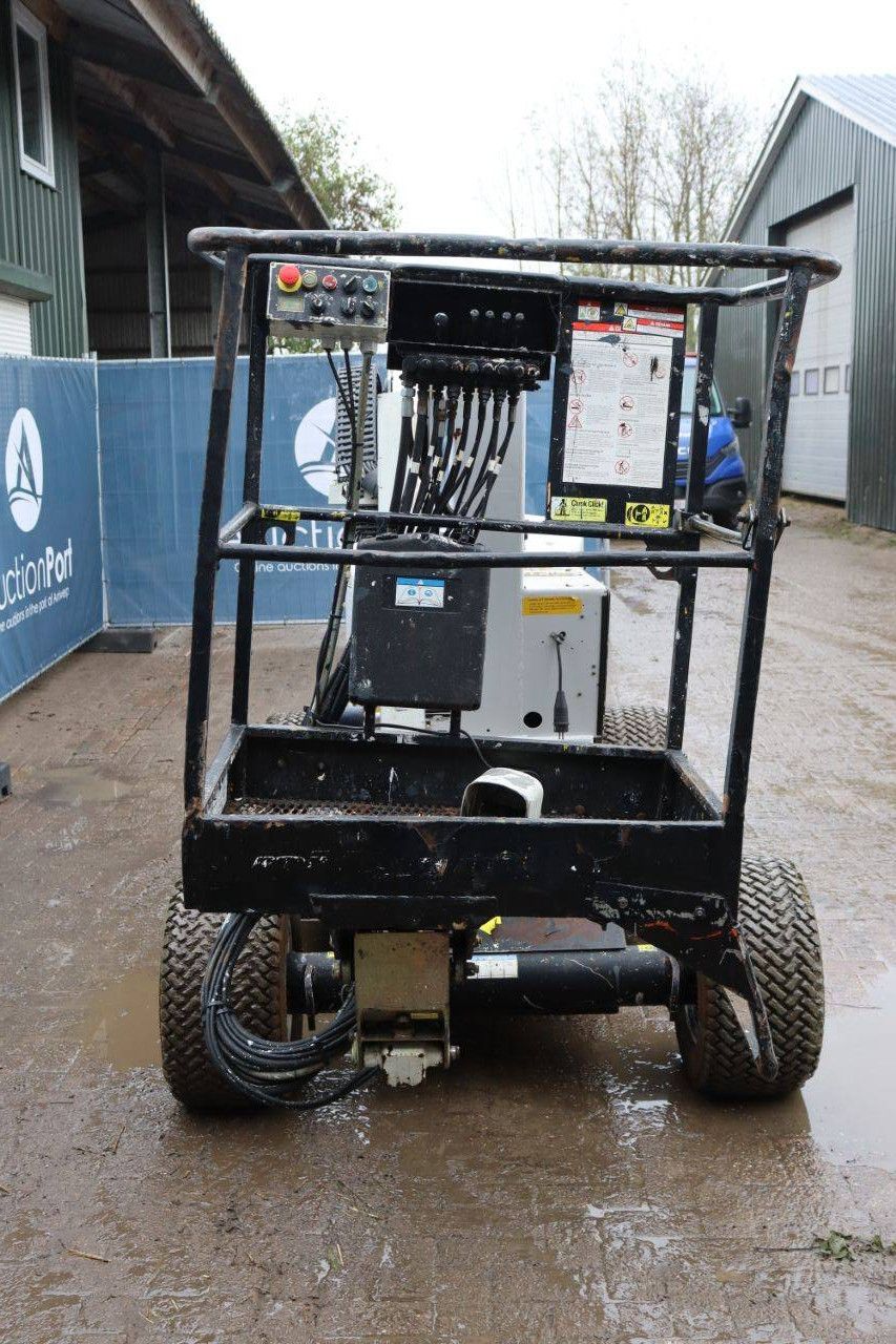 Nifty HR12 NDE Electric+Diesel 12.2m Articulated Boom Lift 2011