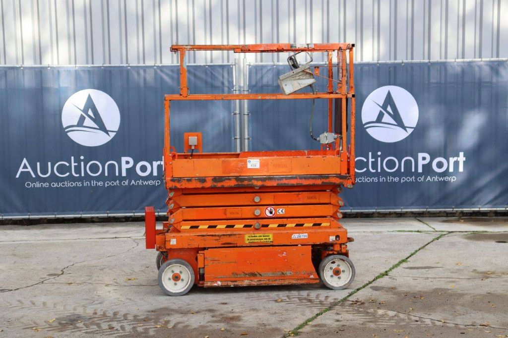 Scissor lift Skyjack SJ III 3219 Electric 7.8m 2015