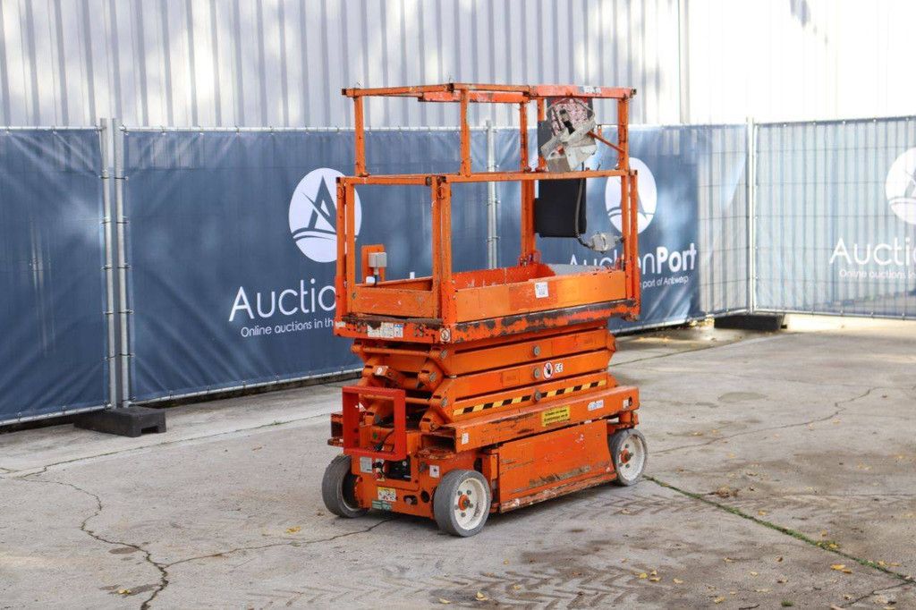 Scissor lift Skyjack SJ III 3219 Electric 7.8m 2015