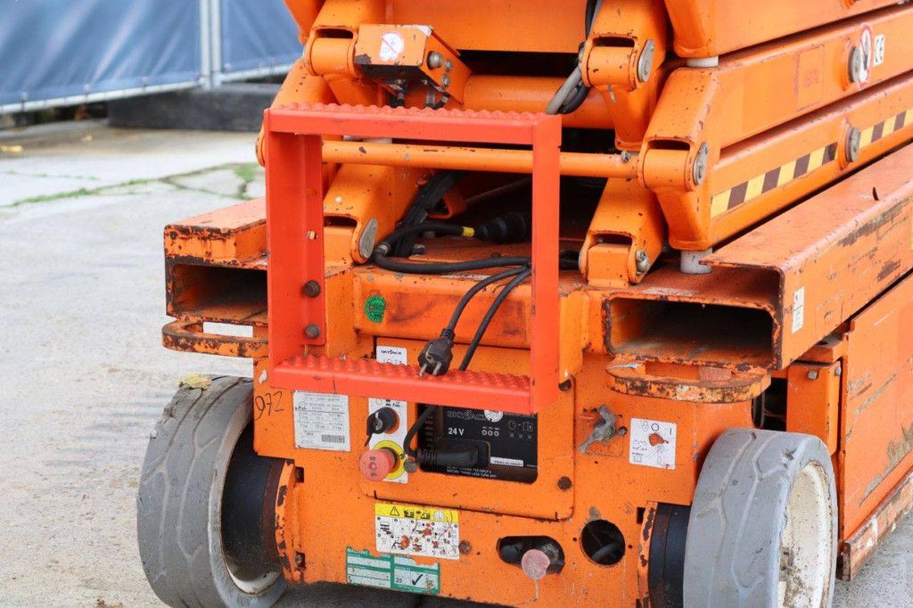 Scissor lift Skyjack SJ III 3219 Electric 7.8m 2015