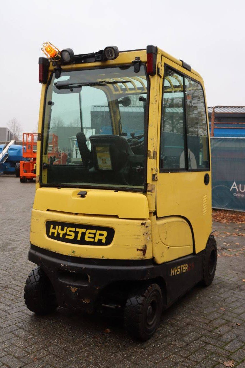 Hyster J2.5XN Electric Forklift 2360kg 4.95m 2017