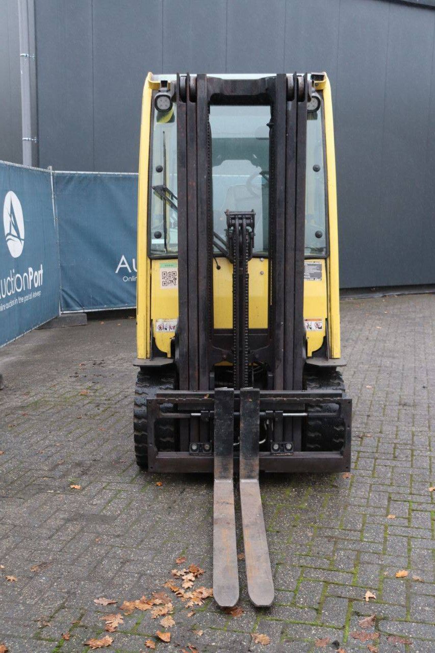 Hyster J2.5XN Electric Forklift 2360kg 4.95m 2017