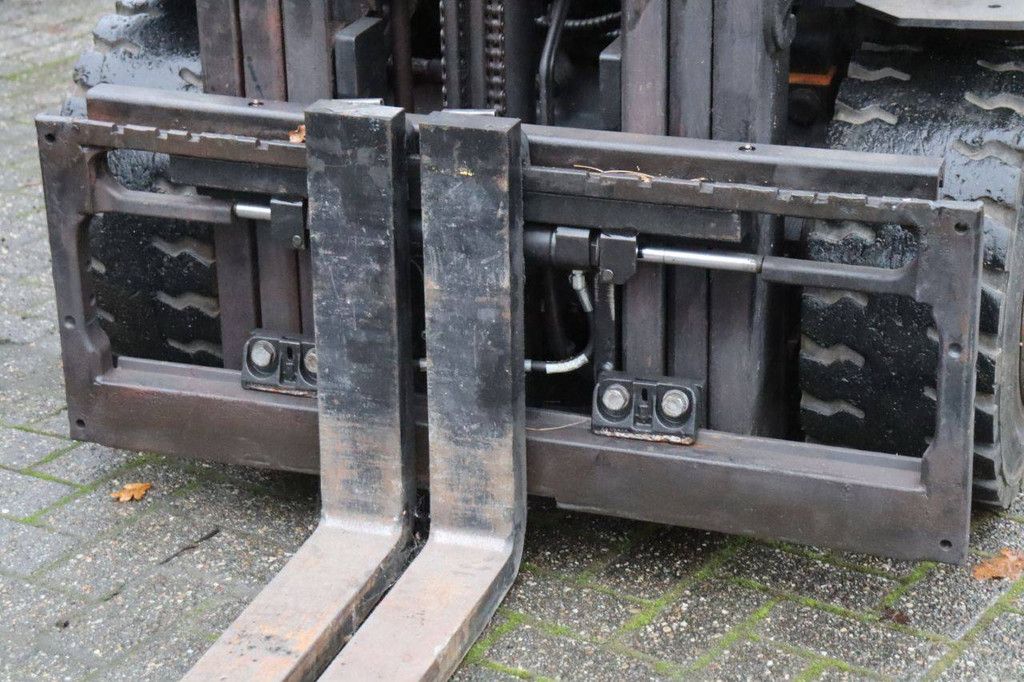 Hyster J2.5XN Electric Forklift 2360kg 4.95m 2017