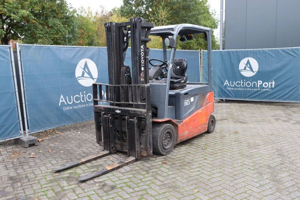 Heftruck Toyota 8FBMT30 Elektrisch 3000kg 4.7m 2014