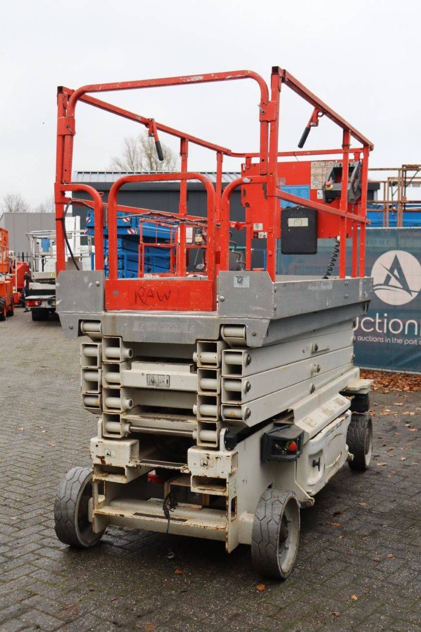 Scissor lift JLG 2646 ES Electric 9.92m 2014