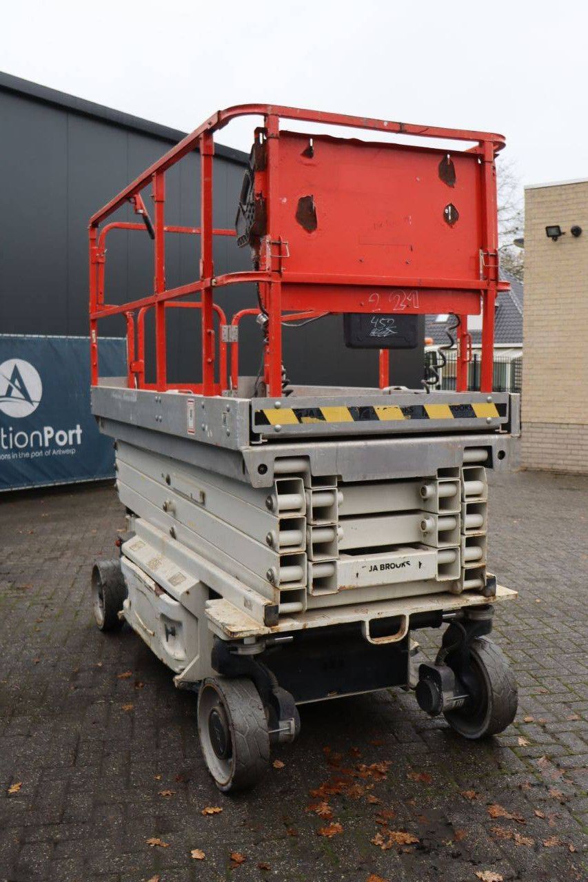 Scissor lift JLG 2646 ES Electric 9.92m 2014