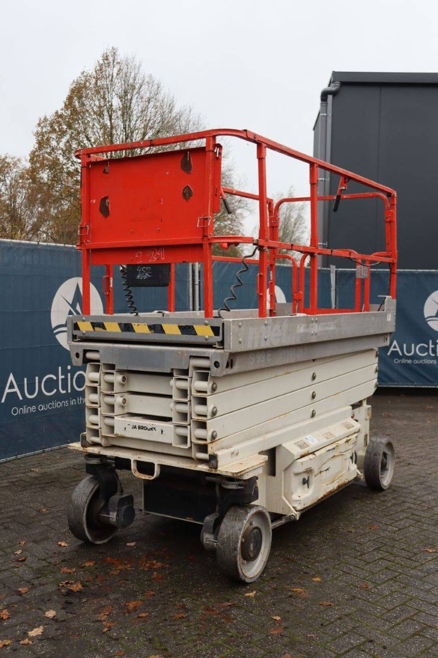 Scissor lift JLG 2646 ES Electric 9.92m 2014