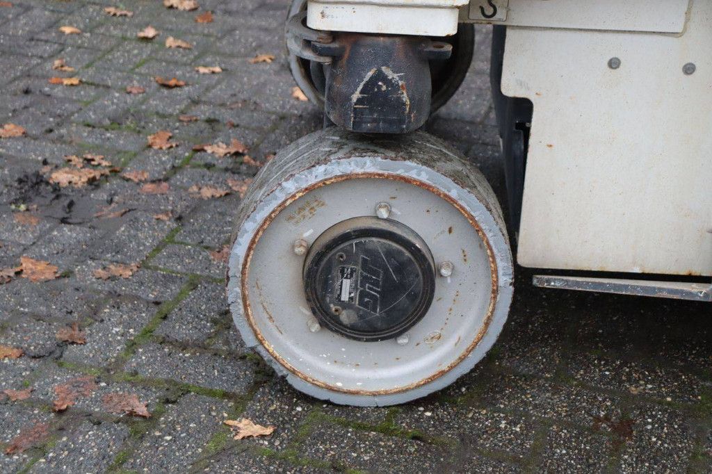 Scissor lift JLG 2646 ES Electric 9.92m 2014