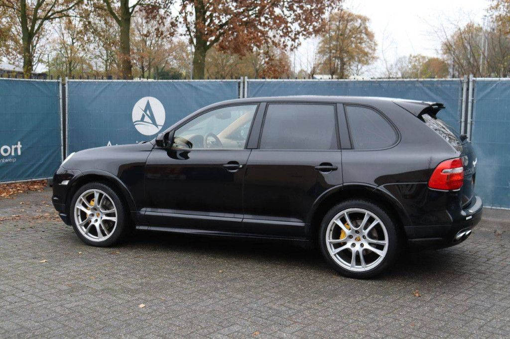 SUV Porsche CAYENNE GT S Petrol 2010