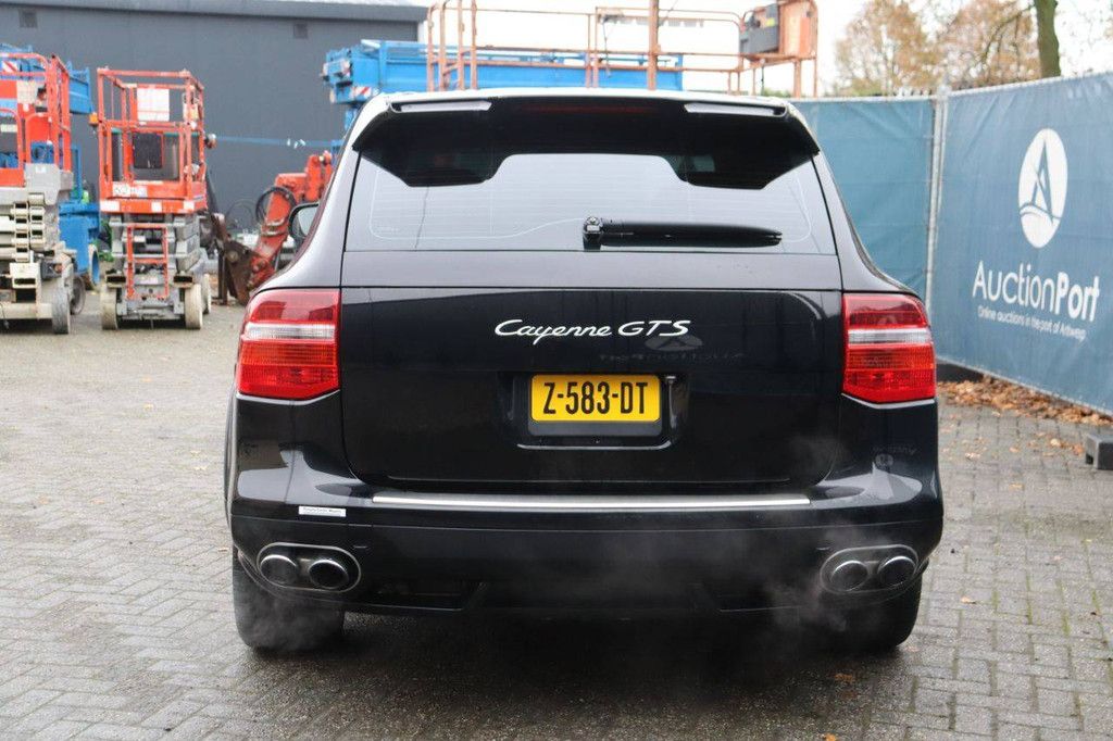 SUV Porsche CAYENNE GT S Petrol 2010
