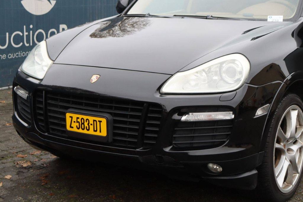 SUV Porsche CAYENNE GT S Petrol 2010