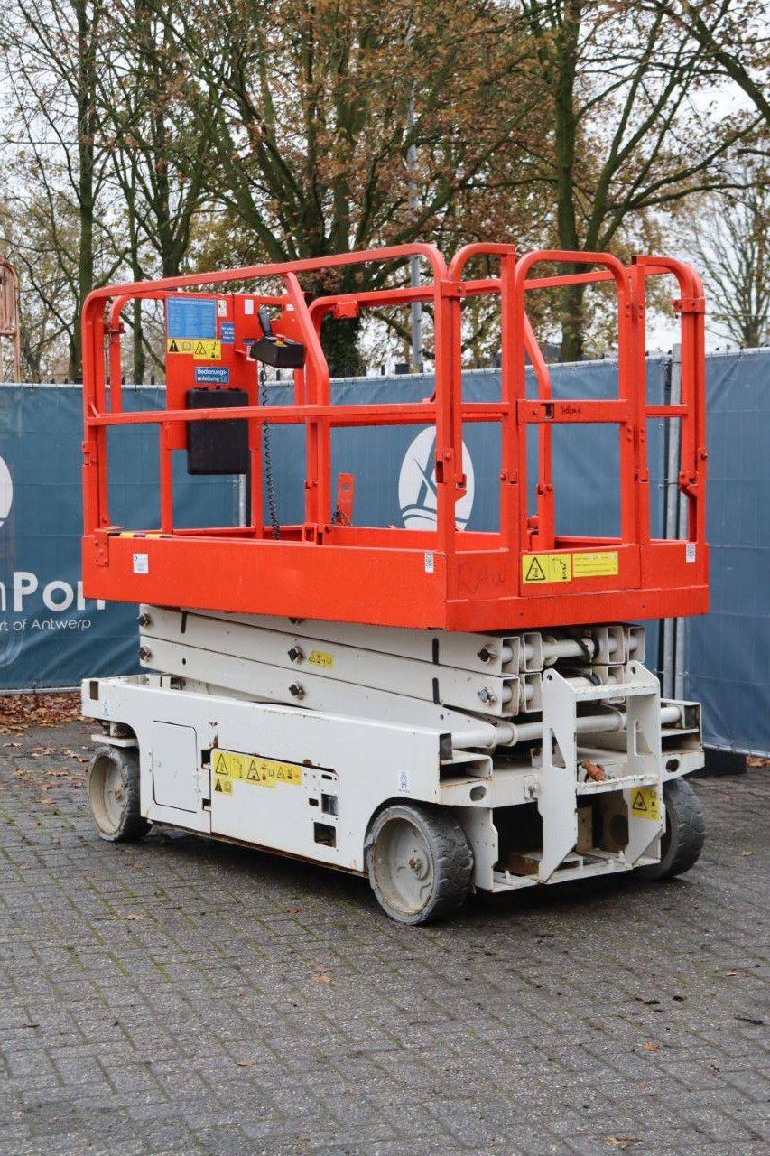 Scissor lift Genie GS-2046 Electric 8.10m 2013